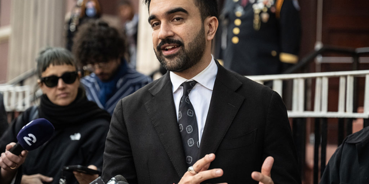 Zohran Mamdani Downplays Obama Snub Ahead of NYC Mayoral Election