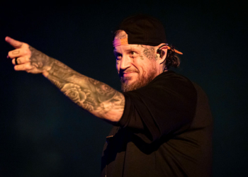 Jelly Roll Says He Was Treated ‘Like a Criminal’ at Louis Vuitton in Sydney