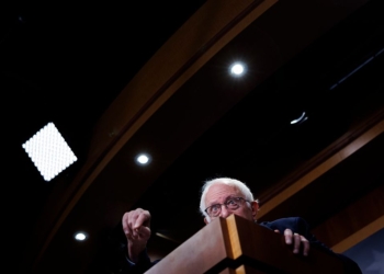 Sanders Hijacks Press Conference, Slams Dem Leadership for Ignoring Progressive Candidates