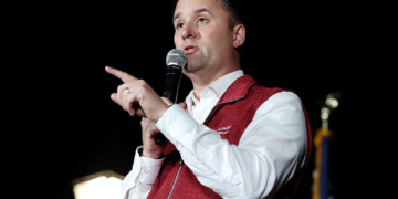 Virginia AG Miyares Encourages Voters to Split Tickets, Sidestepping GOP Governor Candidate