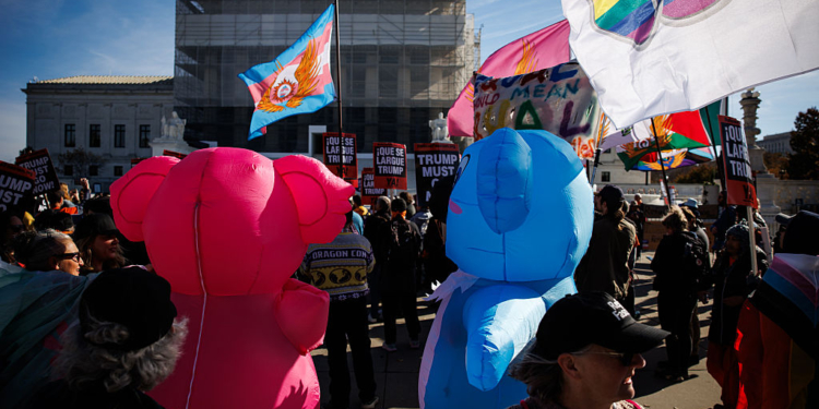 Supreme Court to Weigh Kim Davis Appeal Seeking to Overturn Same-Sex Marriage Ruling