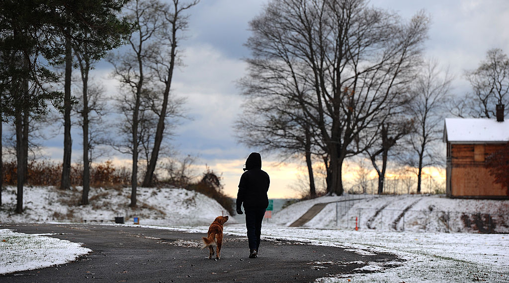 Thanksgiving Travel Threatened as Great Lakes Brace for Major Lake-Effect Blizzard