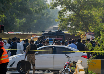 Suicide Bomber Kills 12 Outside Islamabad Court Amid Surge in Militant Attacks