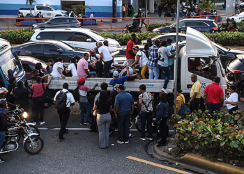 Nationwide Blackout Cripples Dominican Republic, Shuts Down Transit and Businesses