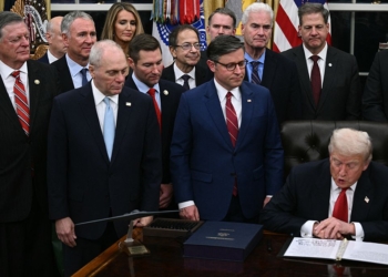 GOP Leaders Close Ranks Behind Trump After Election Losses