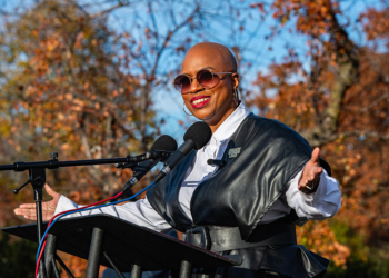 ‘Squad’ Members Tie Thanksgiving Reflections to Deportations and ‘Stolen Land’