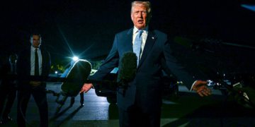 Trump Promises Americans ‘Tariff Dividends’ as Early as 2026