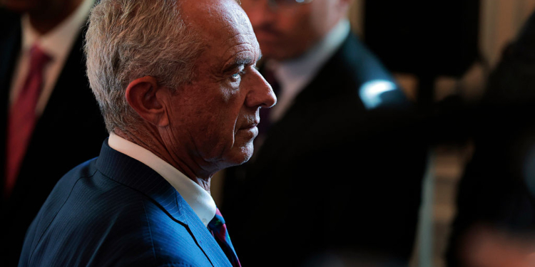 RFK Jr. Says He Urged Caution as Trump Pushed for Dramatic Tylenol Warning