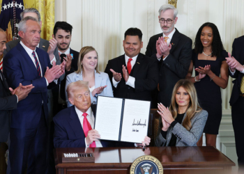 Trump Signs ‘Fostering the Future’ Executive Order