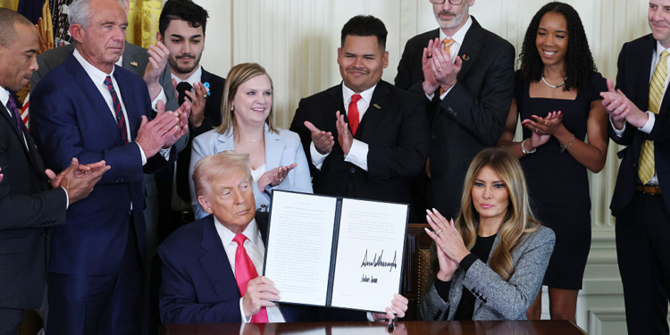 Trump Signs ‘Fostering the Future’ Executive Order