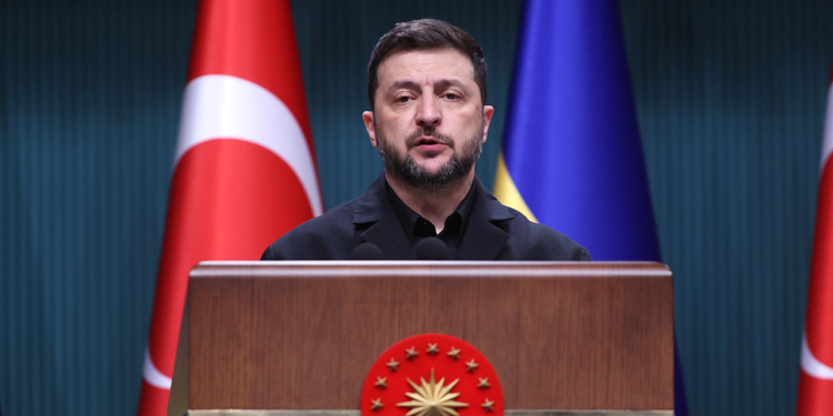 US Peace Plan Sparks Pressure on Zelenskyy, Raises Alarm in Europe