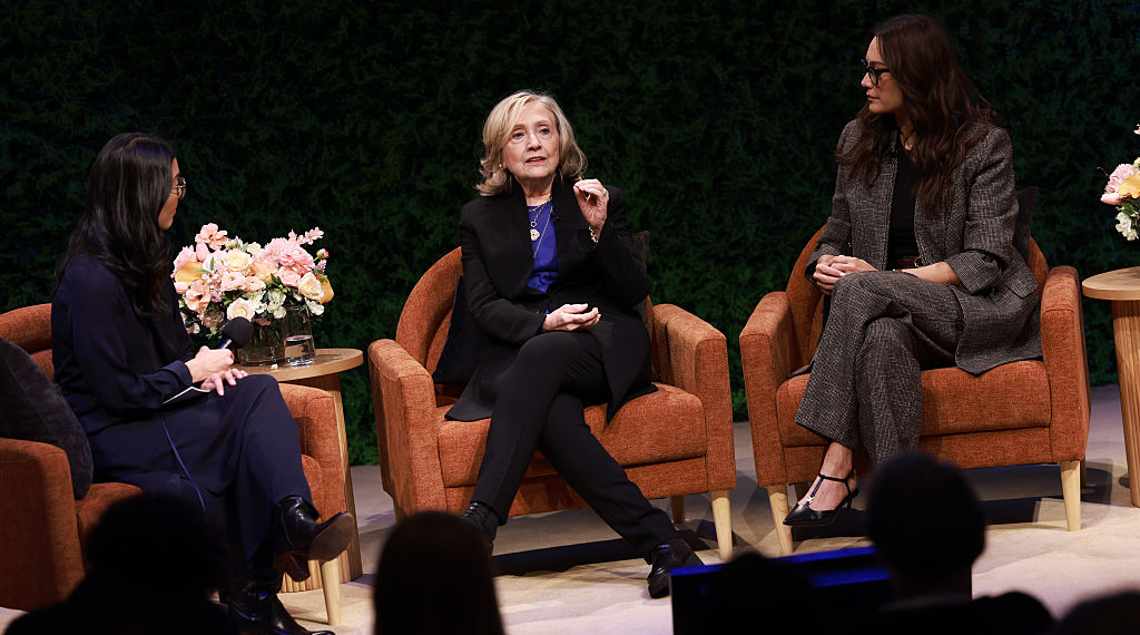 Hillary Clinton Daydreams About ‘Goodbye, Trump’ Announcement at Public Event