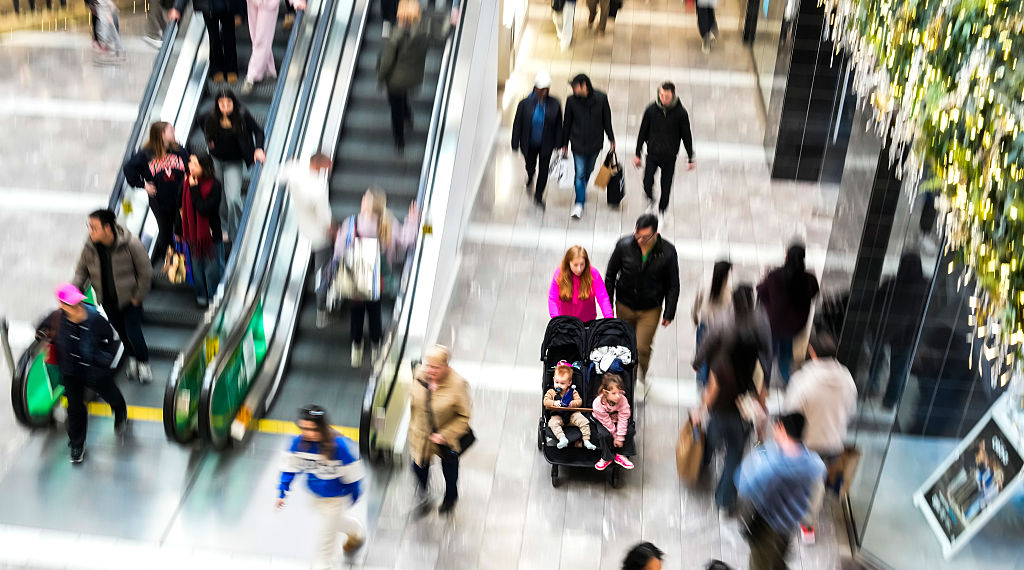 Black Friday Draws Crowds Despite Economic Uncertainty