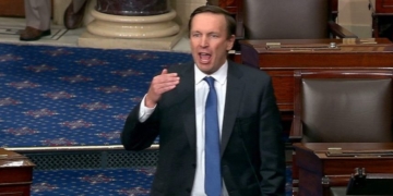 Chris Murphy Suggests Democrat Colleagues Who Voted To End Shutdown Acted Against Democracy