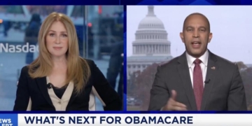 Hakeem Jeffries Blows Up At CNBC Host