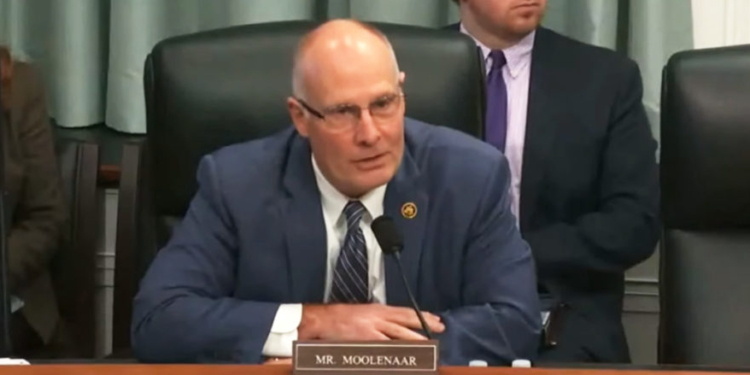 House Republican Sounds Alarm Over Columbia’s CCP-Linked ‘China Trek’