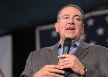 Mike Huckabee Held ‘Friendly’ Embassy Meeting With Convicted Israeli Spy Jonathan Pollard