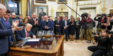 Obamacare Deadlock Drags On, But One Healthcare Fix Could Slash Medical Costs Nationwide