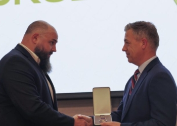 Sen Banks Pins Long-Deserved Purple Heart On Iraq Veteran After Nearly Two Decades