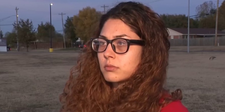 She Shot Man Strangling Her, Then 7-Eleven Fired Her For Protecting Herself