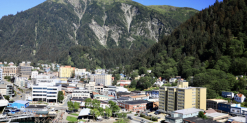 Remote Quake Rattles Alaska-Yukon Border, But Causes No Major Damage