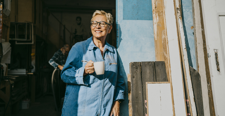 Study Links Heavy Coffee Drinking to Lower Bone Density in Older Women