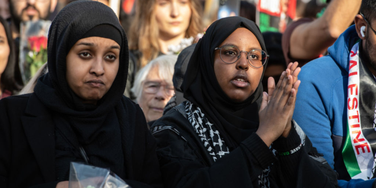 Teacher’s Dismissal Over ‘Christian Country’ Remark Fuels New Free-Speech Clash in UK Schools