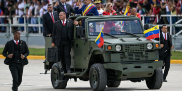 Experts Warn Venezuela’s Military is Far Weaker Than it Appears