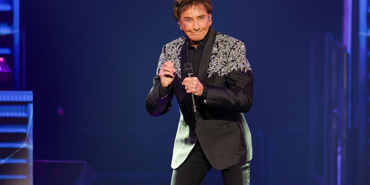 Barry Manilow Reveals Cancer Diagnosis 