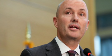 Shapiro, Cox Talk of Ending Political Violence: ‘Lay Down Your Swords’