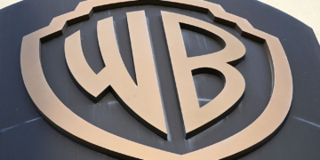 CNN Faces New Uncertainty as Paramount Moves into Warner Bros. Battle