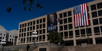US Jobless Claims Hit Three-Year Low Ahead of Fed Rate Decision