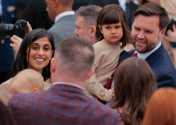 Vance Turns Viral Photo into a Punchline