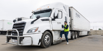 Federal Review Targets Thousands of US Truck Driving Schools for Compliance Issues