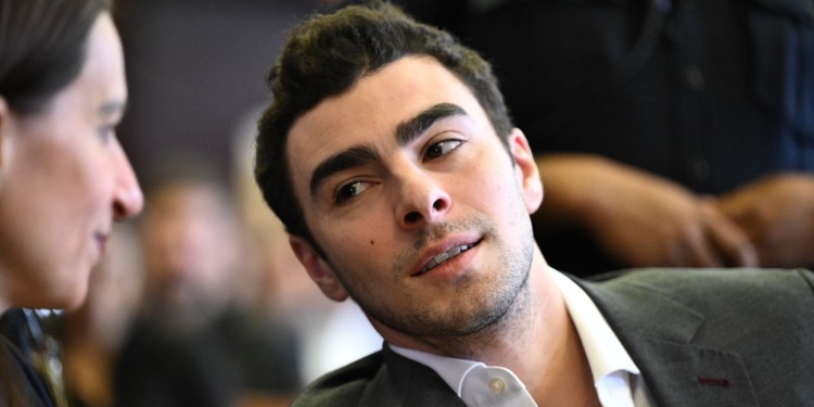 Police Encounter With Luigi Mangione Faces New Scrutiny in Court