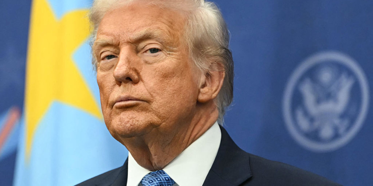 2 Senators Move to Block Trump Image on Coin