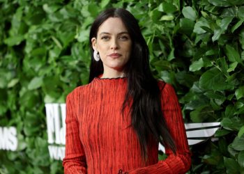 Complaint Alleges Elvis Presley’s Granddaughter Donated Eggs to John Travolta And Kelly Preston