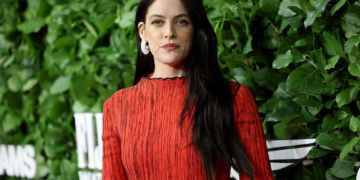 Complaint Alleges Elvis Presley’s Granddaughter Donated Eggs to John Travolta And Kelly Preston