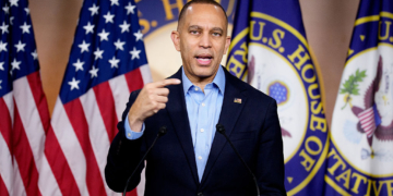 More than 200 Dems Vote ‘No’ On Banning Transgender Treatments for Minors