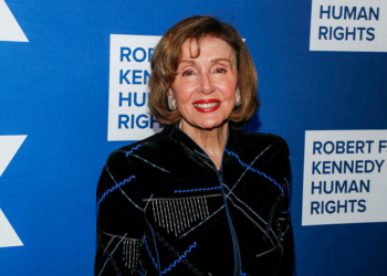 Pelosi Calls Jeffries a ‘Unifier,’ Poised For Leadership ‘When’ Dems Regain House