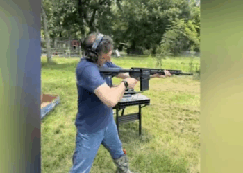 UK Man Says Gun Photos From US Trip Led to Terrifying Arrests