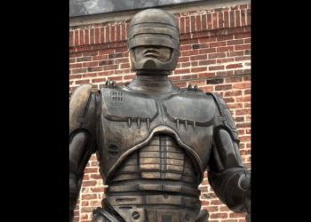 RoboCop Statue Finally Guards Detroit After 15-Year Journey