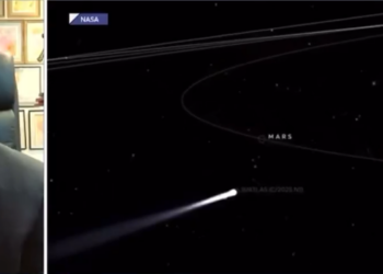 Scientists Clash Over Nature of Interstellar Visitor 3I/ATLAS Ahead of Earth Flyby