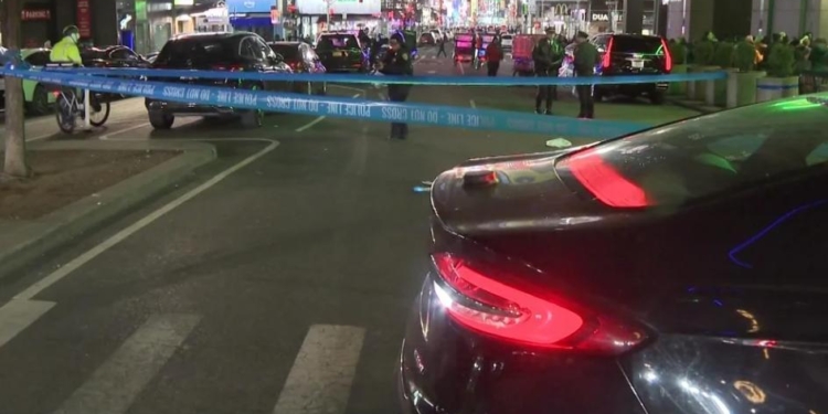 Actress Wenne Alton Davis, 60, Dies After Being Struck By Vehicle In NYC