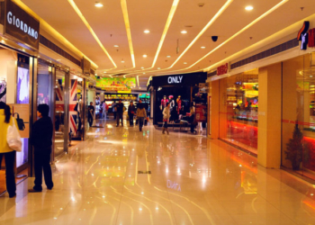 Americans’ Confidence In Economy Plummets To 17-Month Low, Poll Says