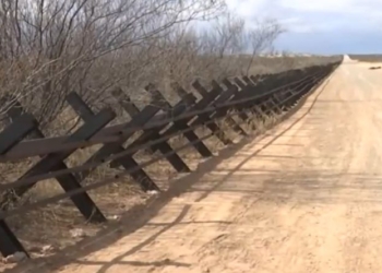 Disease-Ridden Homosexuals Stage Border ‘Kiss-In’ To Protest Trump Immigration Policies