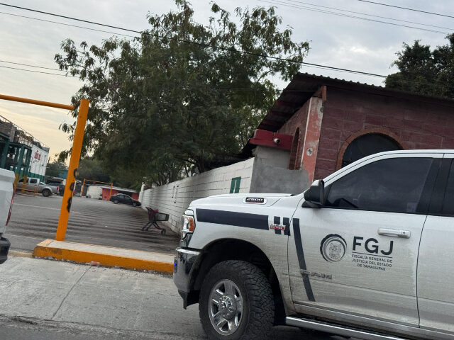 GRAPHIC: Cartel Gunmen Leave Body, Severed Head as Message to Rivals in Mexican Border State
