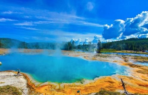 Mud Eruption Caught On Camera In Yellowstone Basin