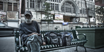 Trash In One Of America’s Biggest Cities Is So Bad An Unemployed Man Now Covers For The Government