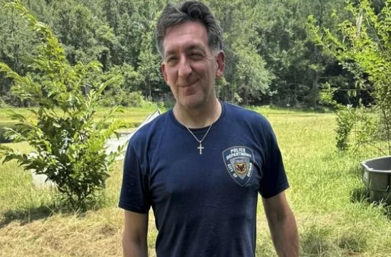 UK IT Consultant Discusses Arrest After Posting Vacation Pics